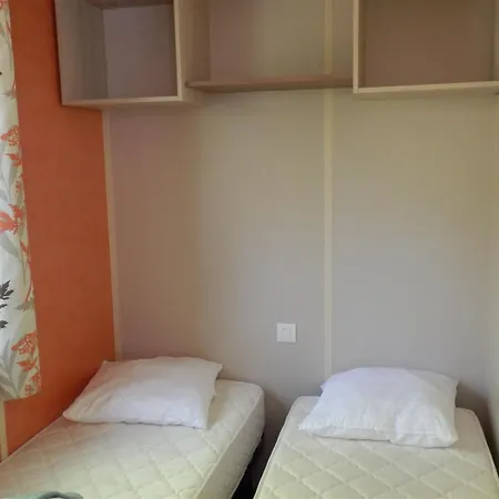Domaine Saint Martin 4 Etoiles אתר קמפינג Casteil